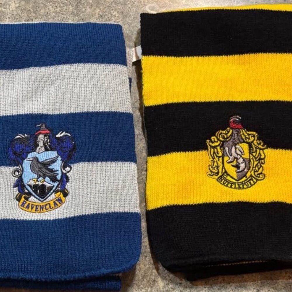 Scarfs - Picture 2 of 2